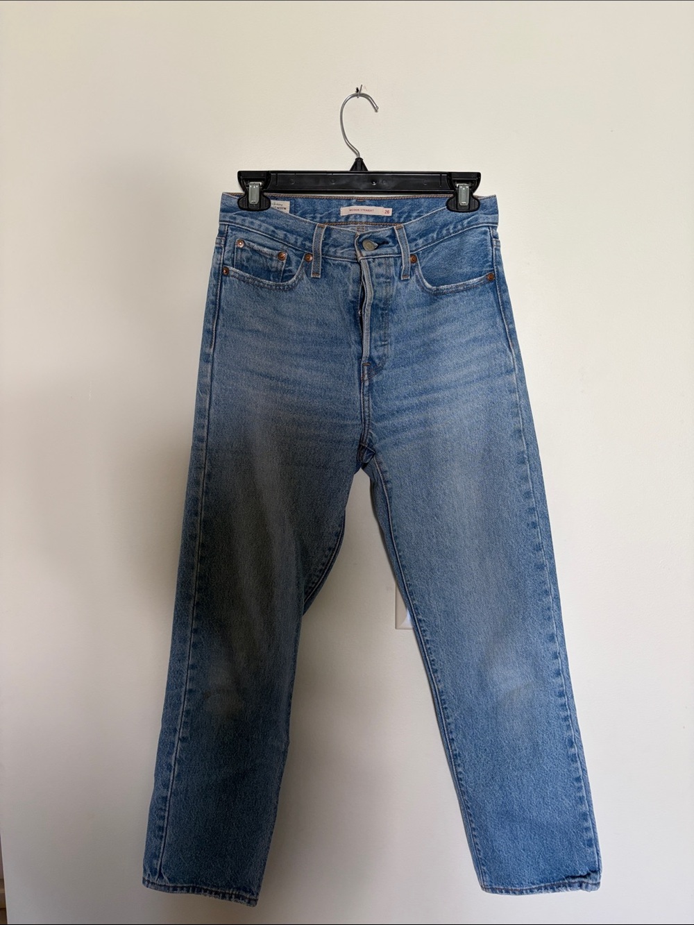 Women's Levi’s Wedgie Straight Leg High-Rise Jeans in medium wash